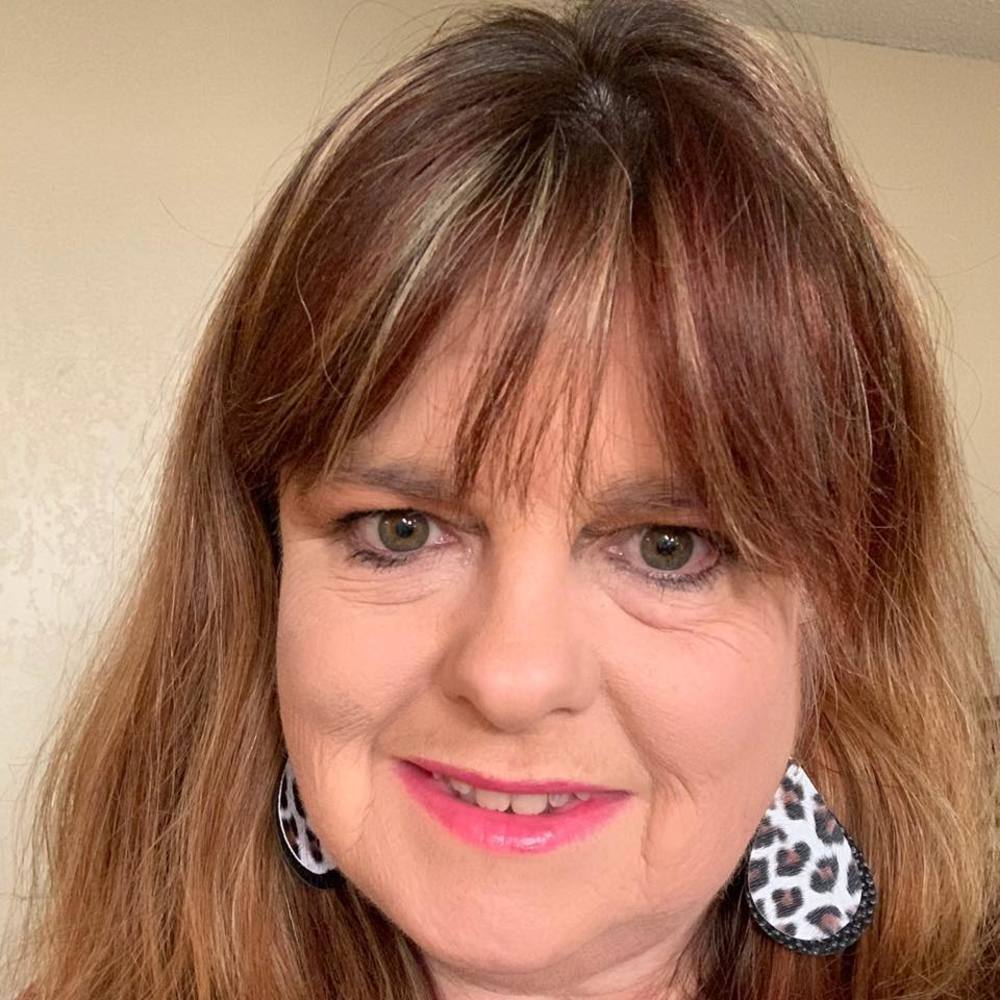 Meet your Posher, Regina